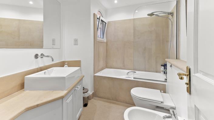 Image No.16-4 Bed Villa / Detached for sale