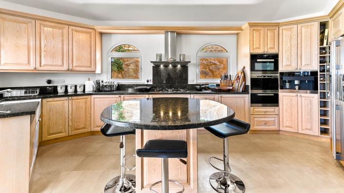 Image No.35-4 Bed Villa / Detached for sale