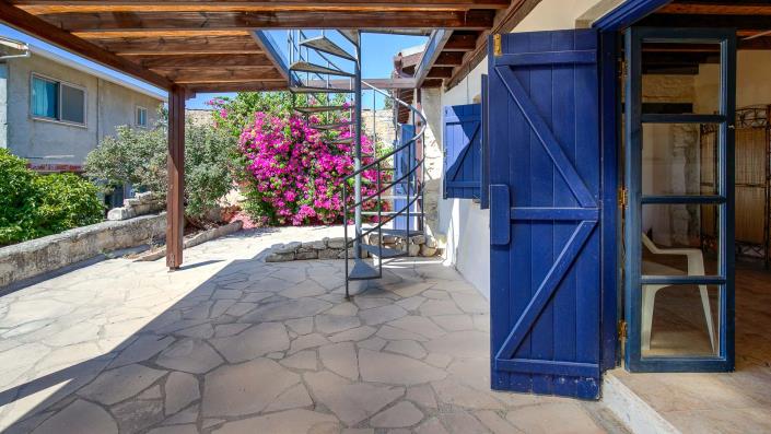 Image No.5-2 Bed Village House for sale