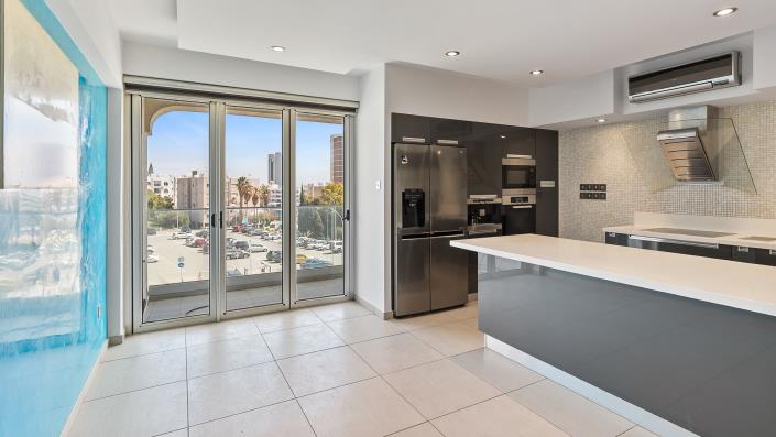 Image No.4-Appartement de 4 chambres à vendre à Agios Tychonas