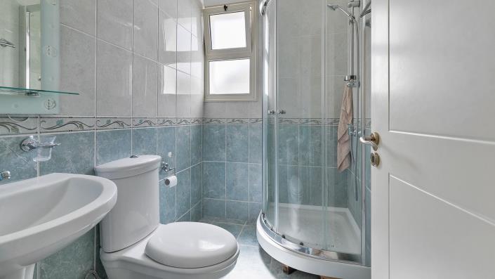 Image No.15-2 Bed Bungalow for sale