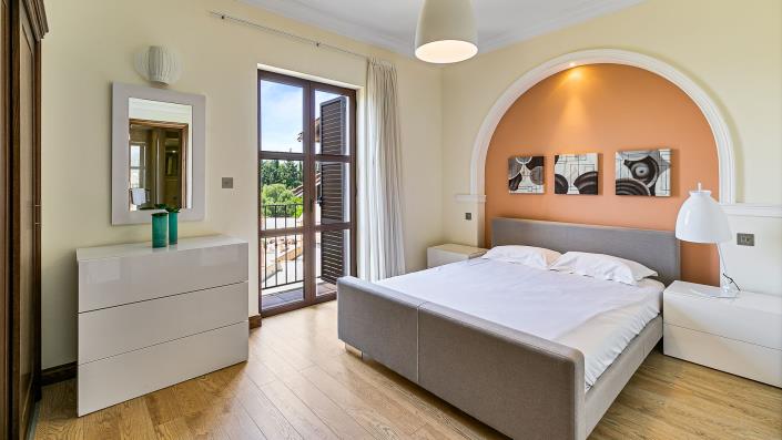 Image No.18-2 Bed Apartment for sale