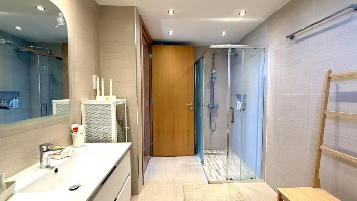 Image No.18-2 Bed Apartment for sale