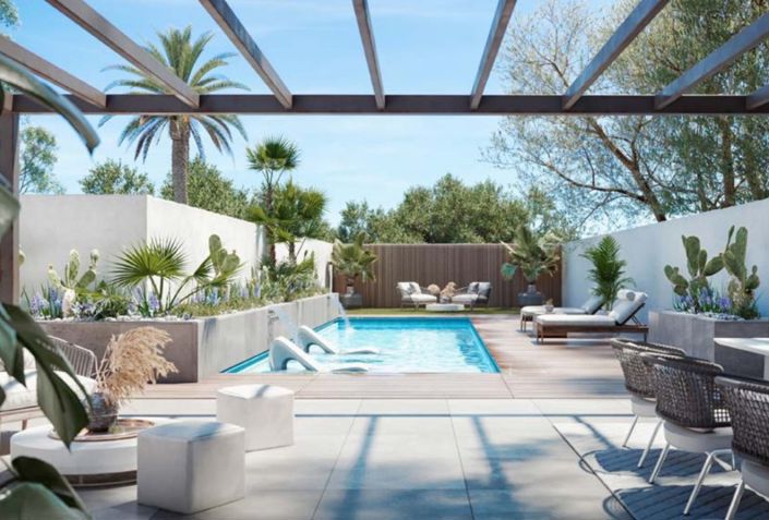 Image No.2-5 Bed Property for sale