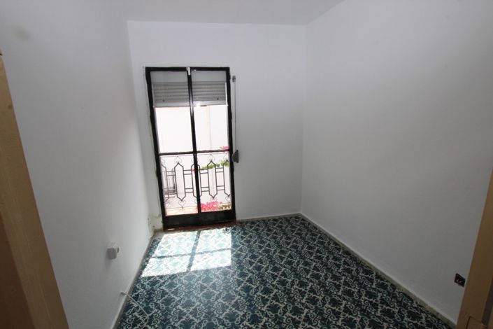 Image No.15-4 Bed Property for sale