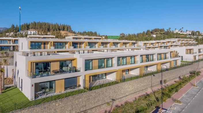 Image No.15-4 Bed Townhouse for sale