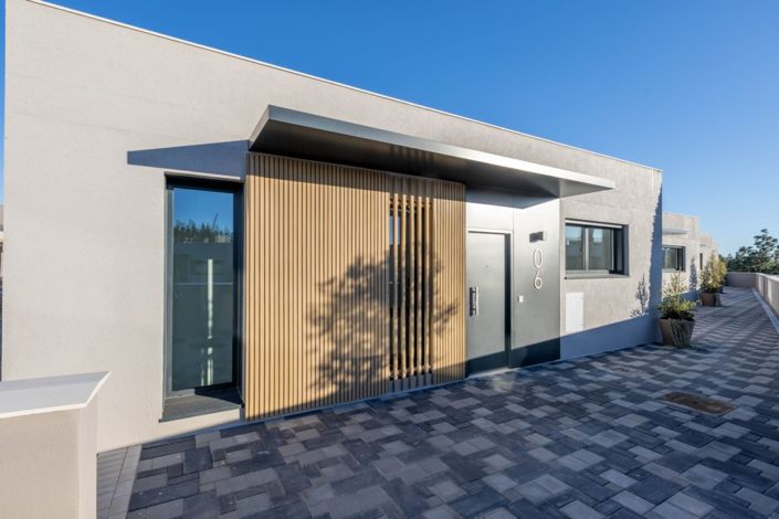 Image No.18-4 Bed Townhouse for sale