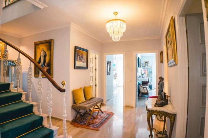 Image No.16-4 Bed Property for sale