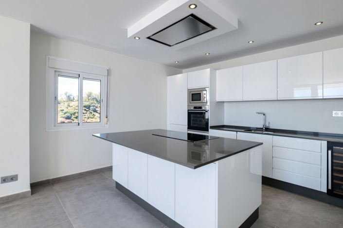 Image No.5-3 Bed Property for sale