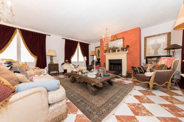 Image No.10-5 Bed Villa for sale