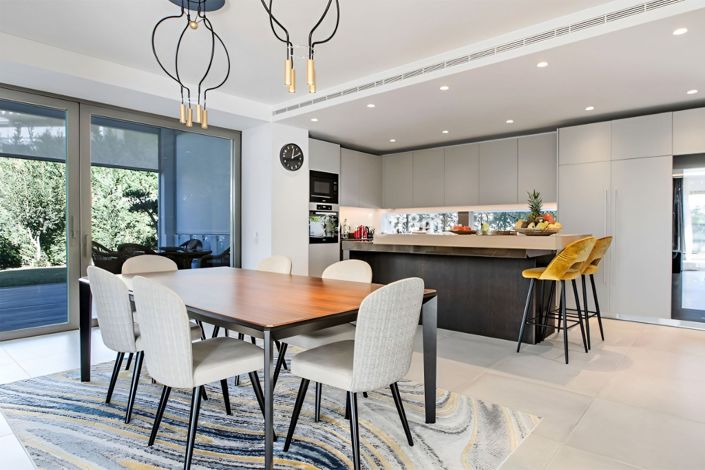 Image No.3-5 Bed Villa for sale