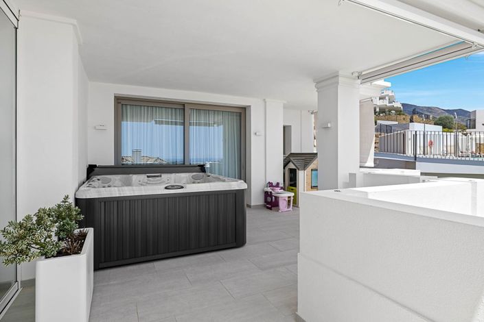 Image No.18-7 Bed Apartment for sale