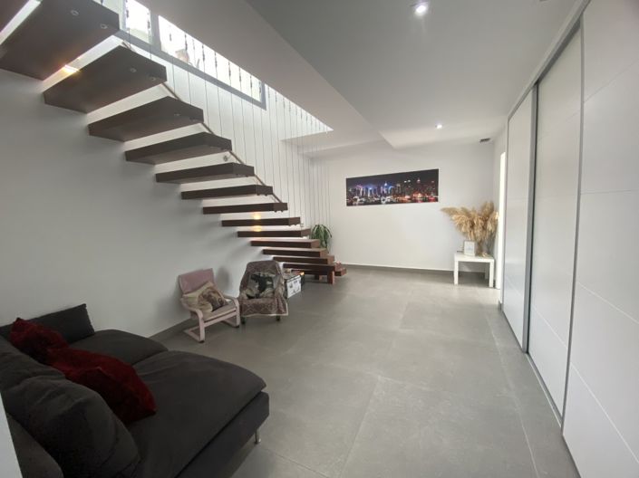 Image No.15-4 Bed Villa for sale