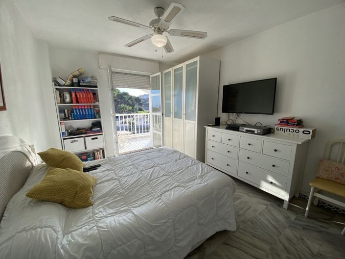 Image No.20-3 Bed Apartment for sale