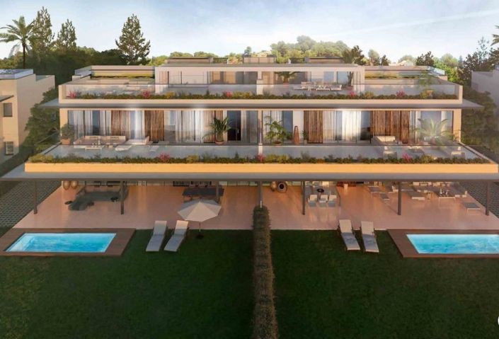 Image No.12-4 Bed Property for sale