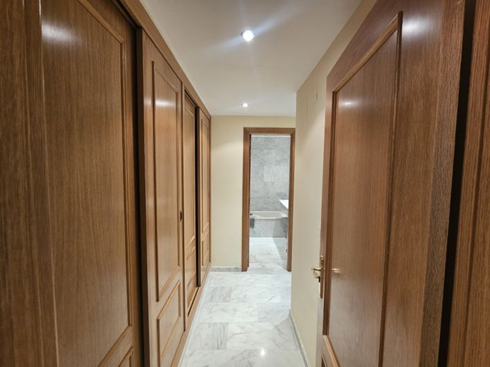 Image No.14-3 Bed Apartment for sale