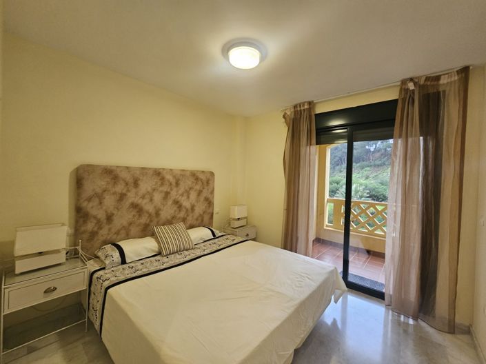 Image No.20-3 Bed Apartment for sale