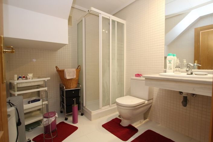 Image No.18-4 Bed Property for sale