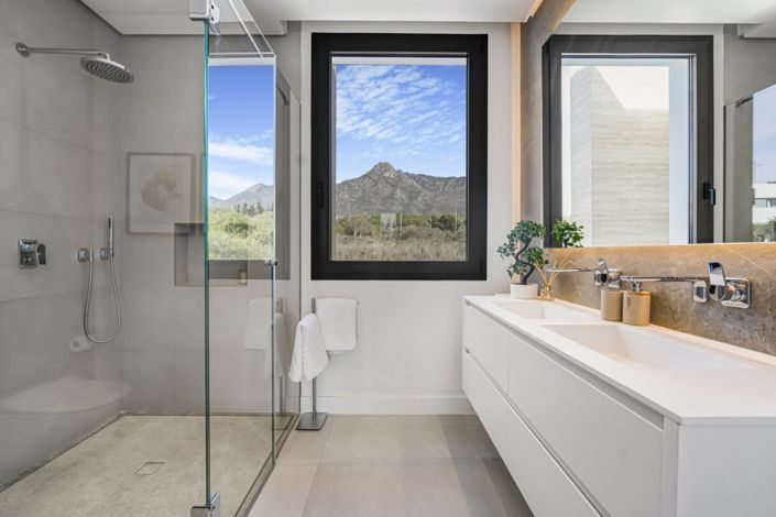 Image No.11-6 Bed Villa for sale