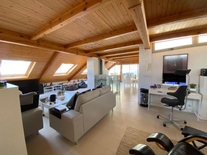 Image No.14-3 Bed Property for sale