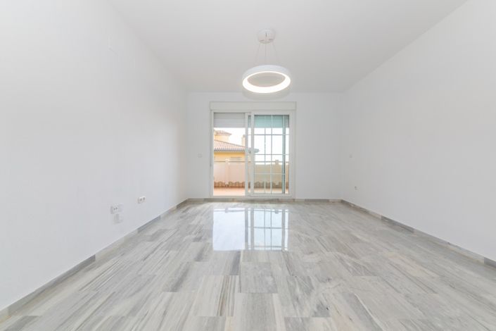 Image No.6-3 Bed Apartment for sale