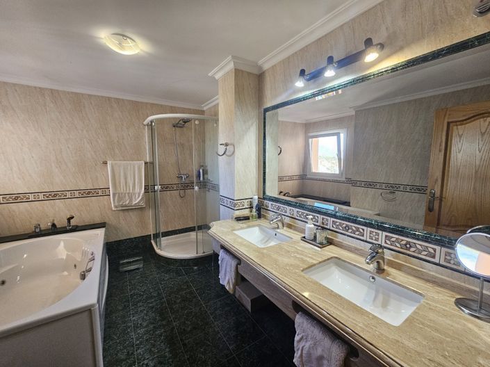 Image No.20-Villa de 6 chambres à vendre à Marbella