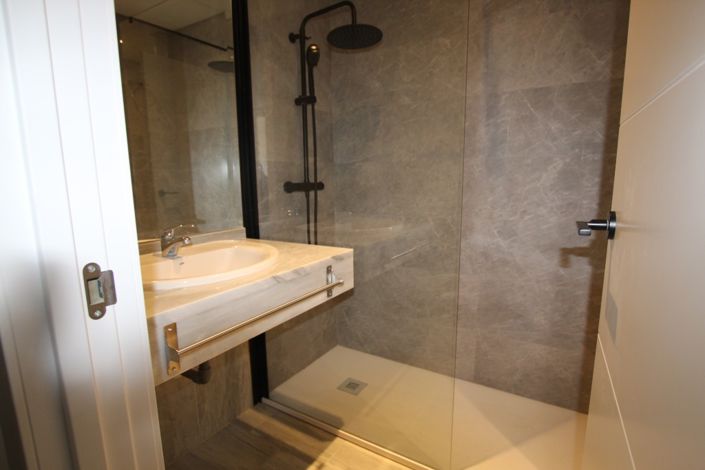 Image No.11-3 Bed Apartment for sale