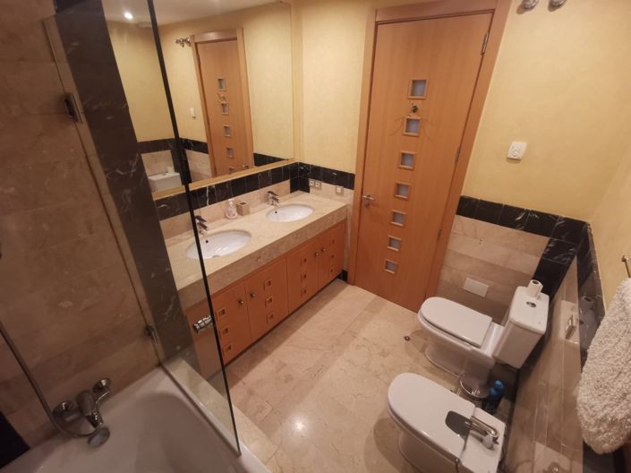 Image No.19-3 Bed Property for sale