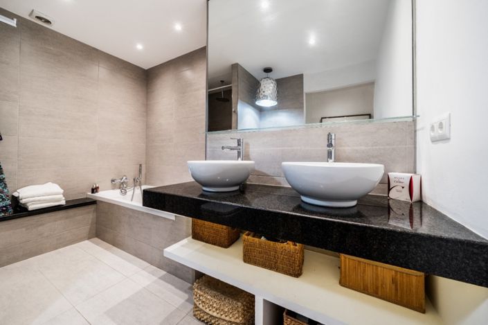 Image No.18-3 Bed Apartment for sale