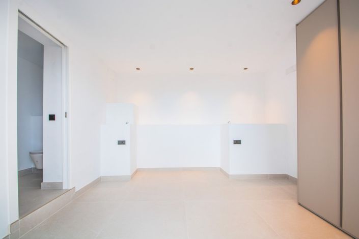 Image No.6-3 Bed Apartment for sale