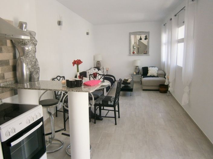 Image No.5-2 Bed Townhouse for sale