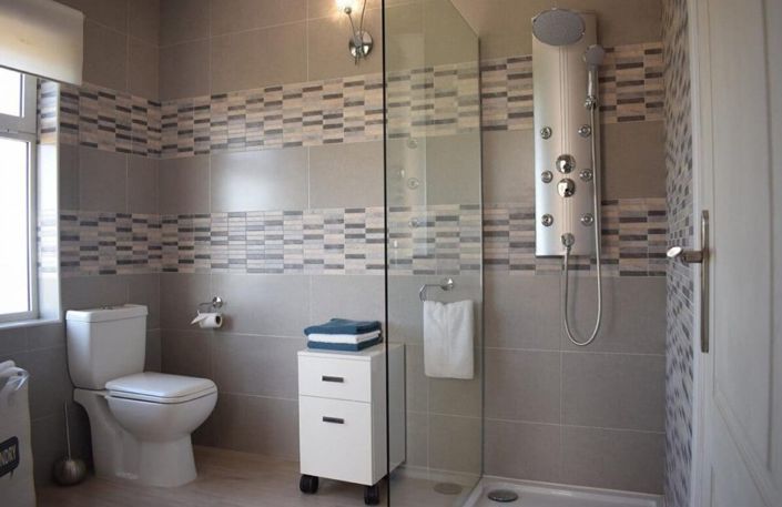 Image No.6-10 Bed Villa for sale