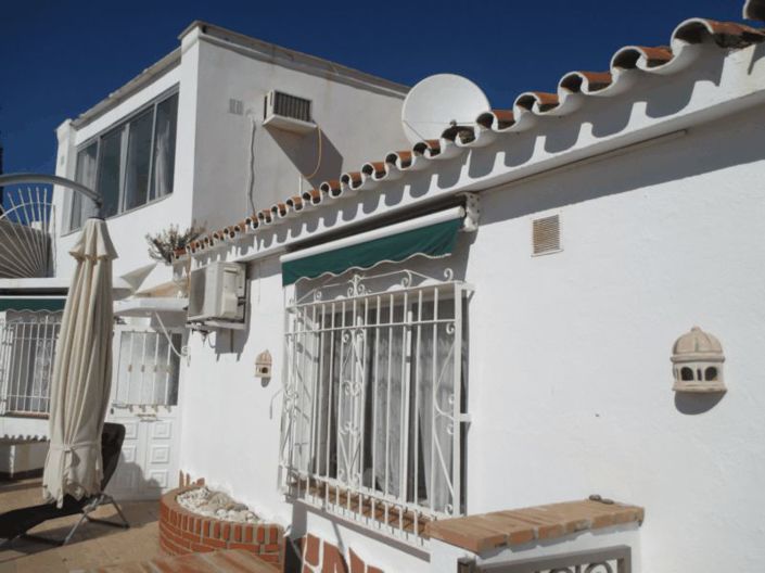 Image No.2-4 Bed Villa for sale