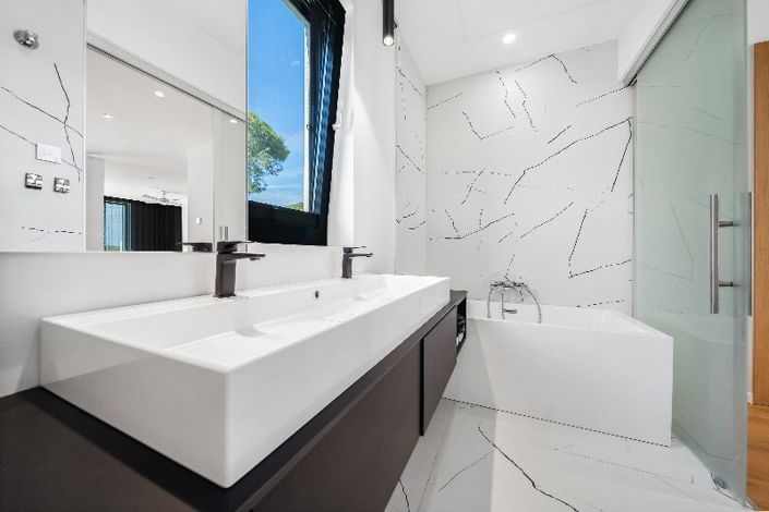 Image No.6-6 Bed Villa for sale