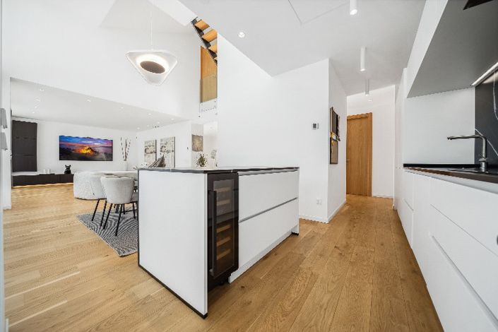 Image No.8-6 Bed Villa for sale