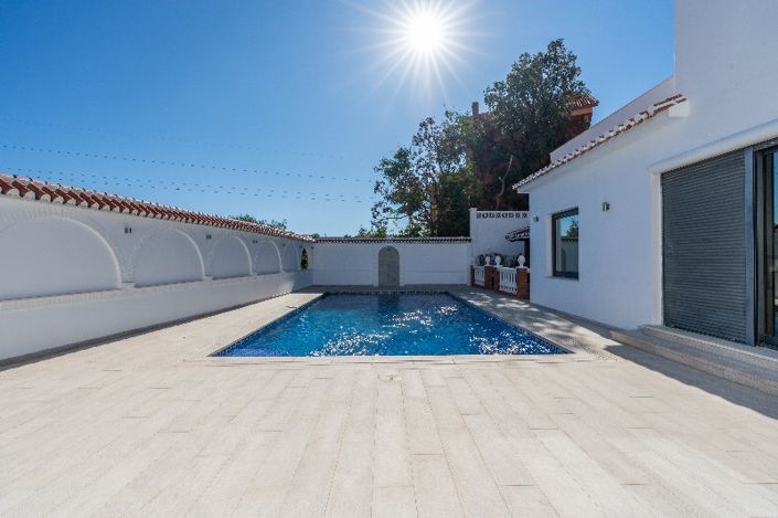 Image No.2-5 Bed Villa for sale