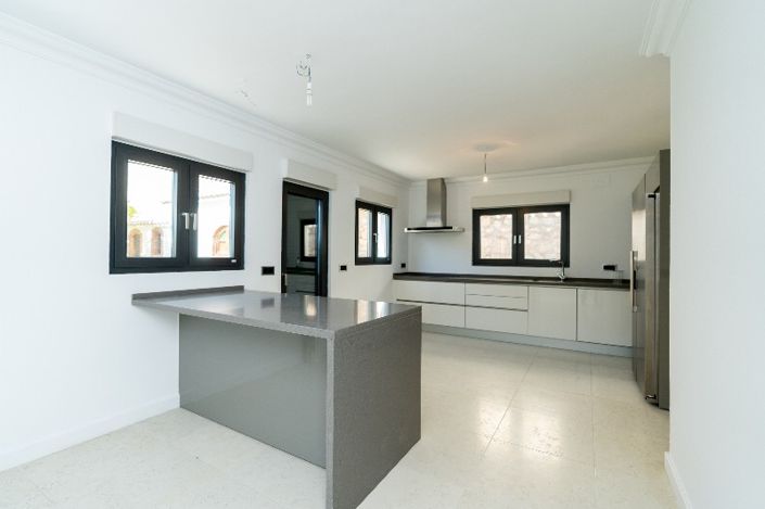 Image No.4-5 Bed Villa for sale