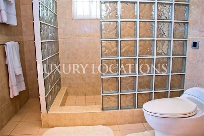 Image No.9-4 Bed Property for sale