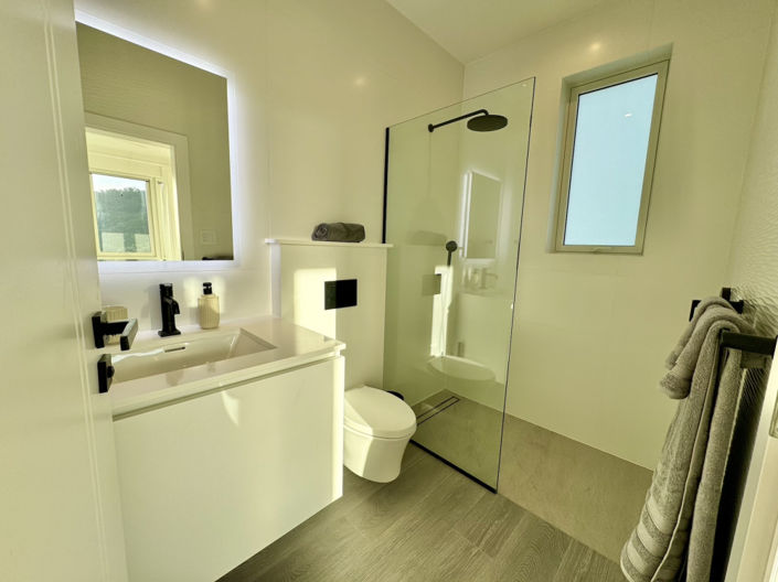 Image No.16-2 Bed Property for sale