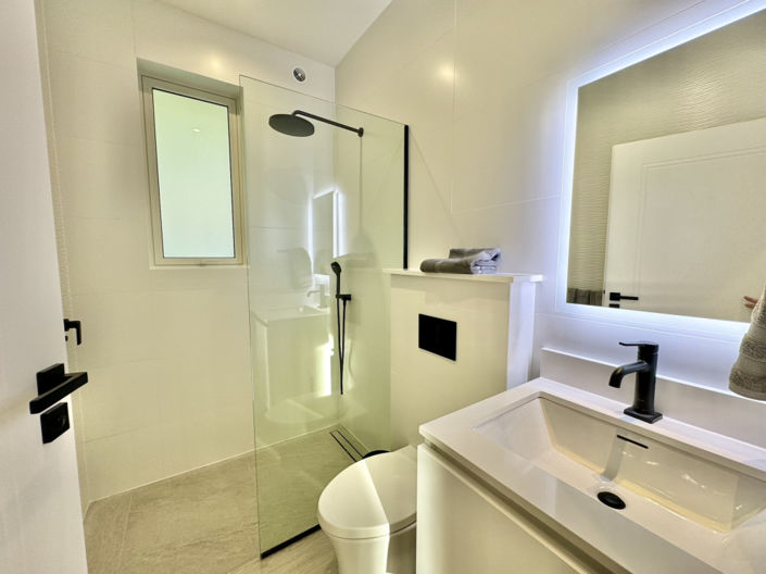 Image No.23-2 Bed Property for sale