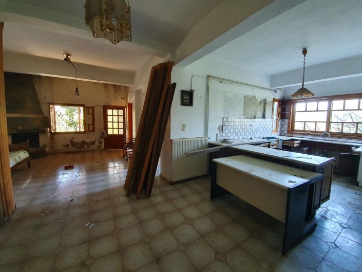 Image No.8-Commercial de 5 chambres à vendre à Sissi