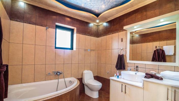 Image No.12-Villa de 4 chambres à vendre à Almyrida