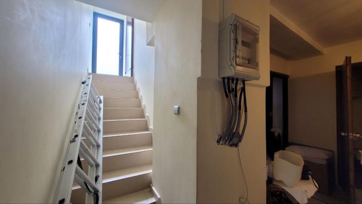 Image No.6-9 Bed Hotel for sale