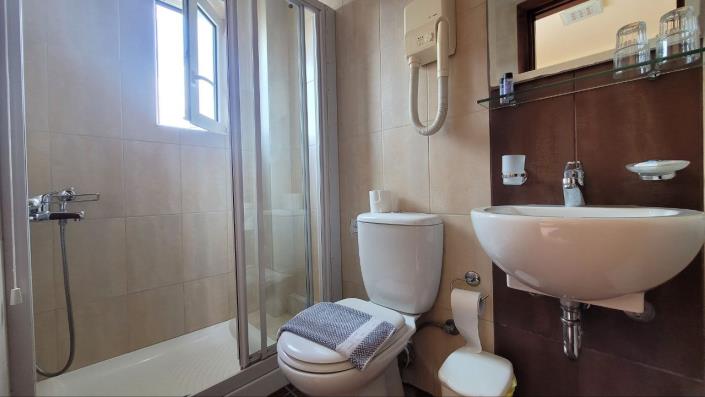 Image No.23-9 Bed Hotel for sale