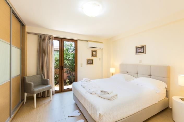 Image No.11-16 Bed Hotel for sale