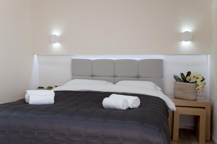 Image No.23-16 Bed Hotel for sale