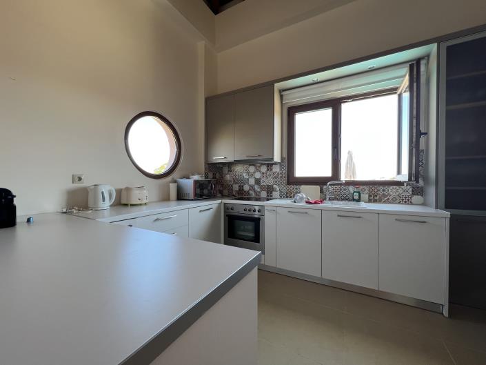 Image No.30-16 Bed Hotel for sale