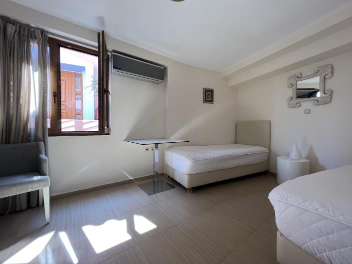 Image No.38-16 Bed Hotel for sale