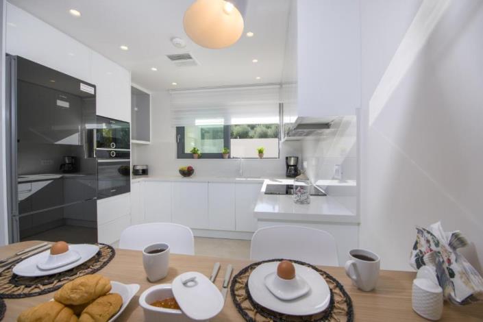 Image No.8-4 Bed Villa for sale