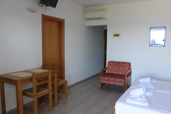 Image No.18-11 Bed Hotel for sale